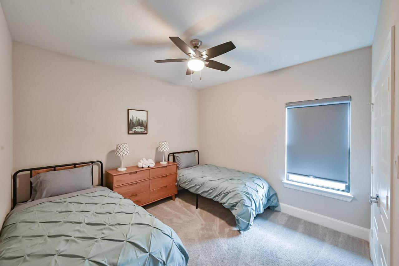 Holiday home 9 Minutes To Downtown - 1000mbps - King - 58 In Tv - Games *