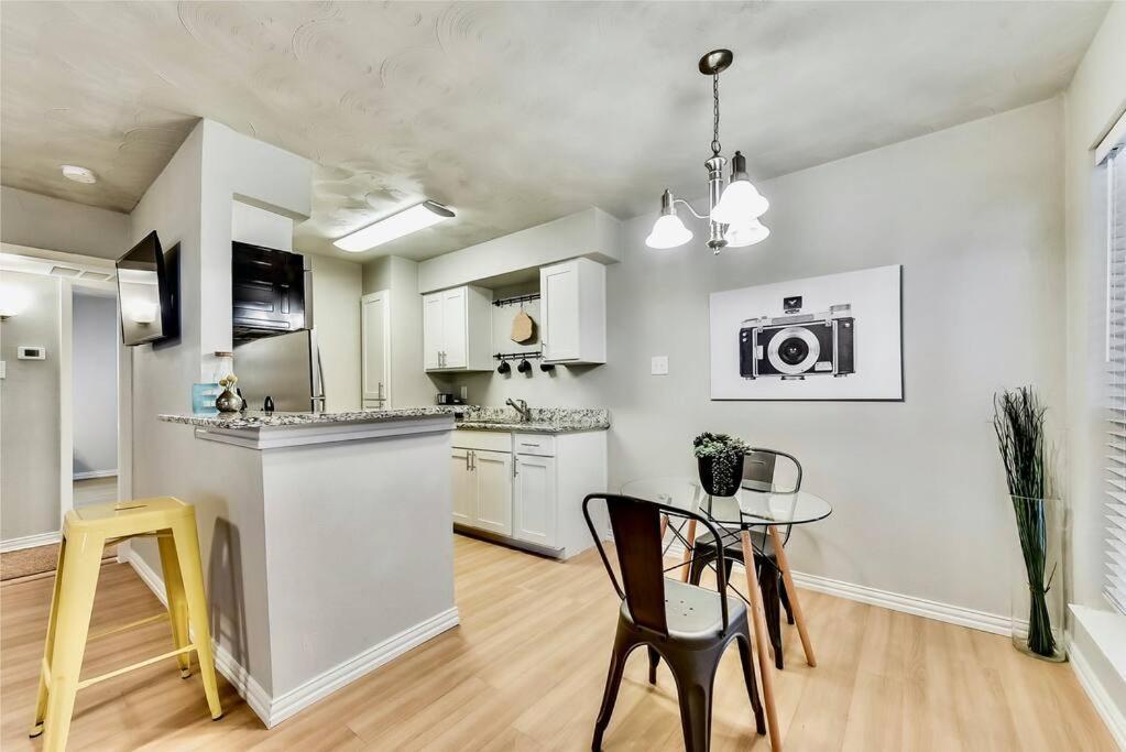 Boutique Flat + Arboretum Tickets Included Dallas