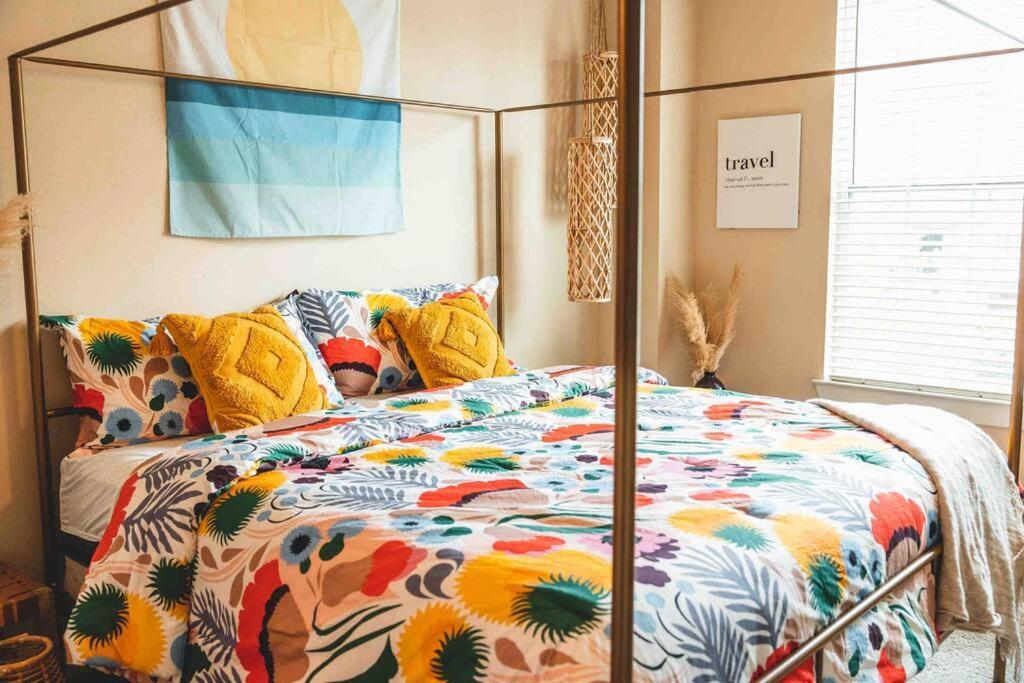 Cozi Uptown Bohemian Oasis W/ King Bed And Hammock Apartment