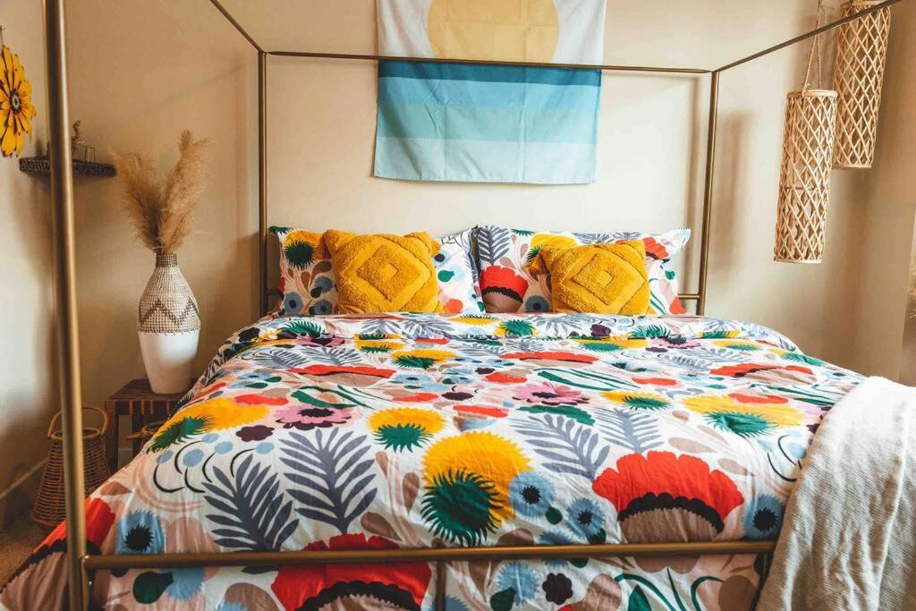 Cozi Uptown Bohemian Oasis W/ King Bed And Hammock *