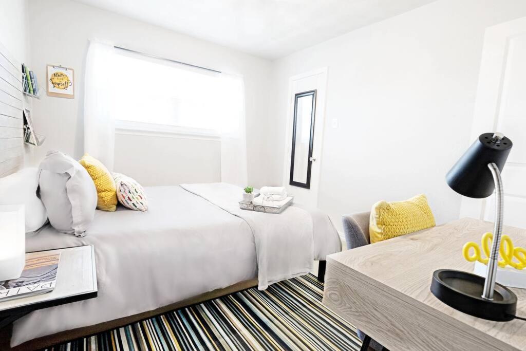 Dwell By Design & Arboretum Tickets Included Apartment *