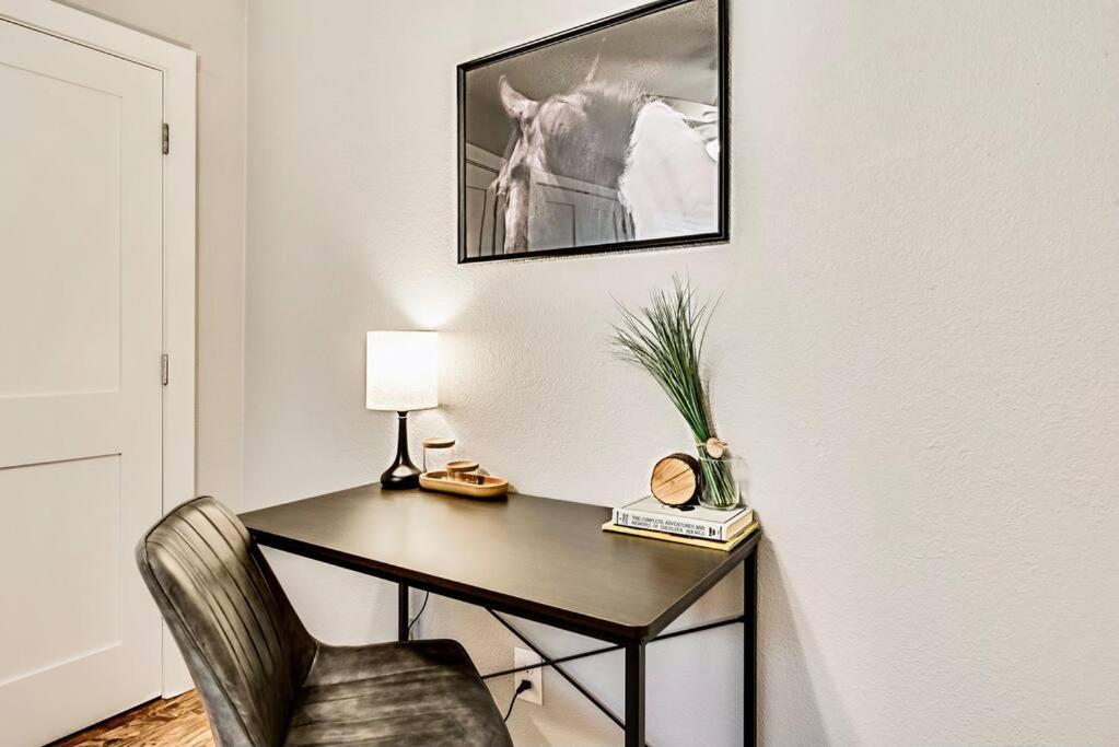 For Dallas: Close To Deep Ellum & Aac! Apartment *