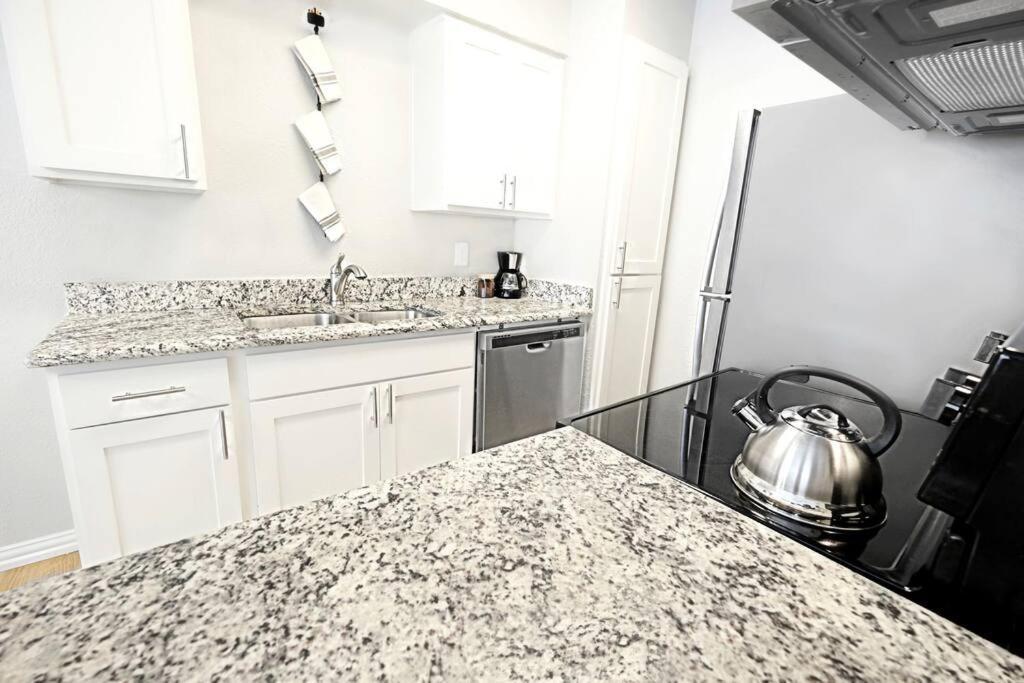 The Escape & Arboretum Tickets Included Apartment Dallas