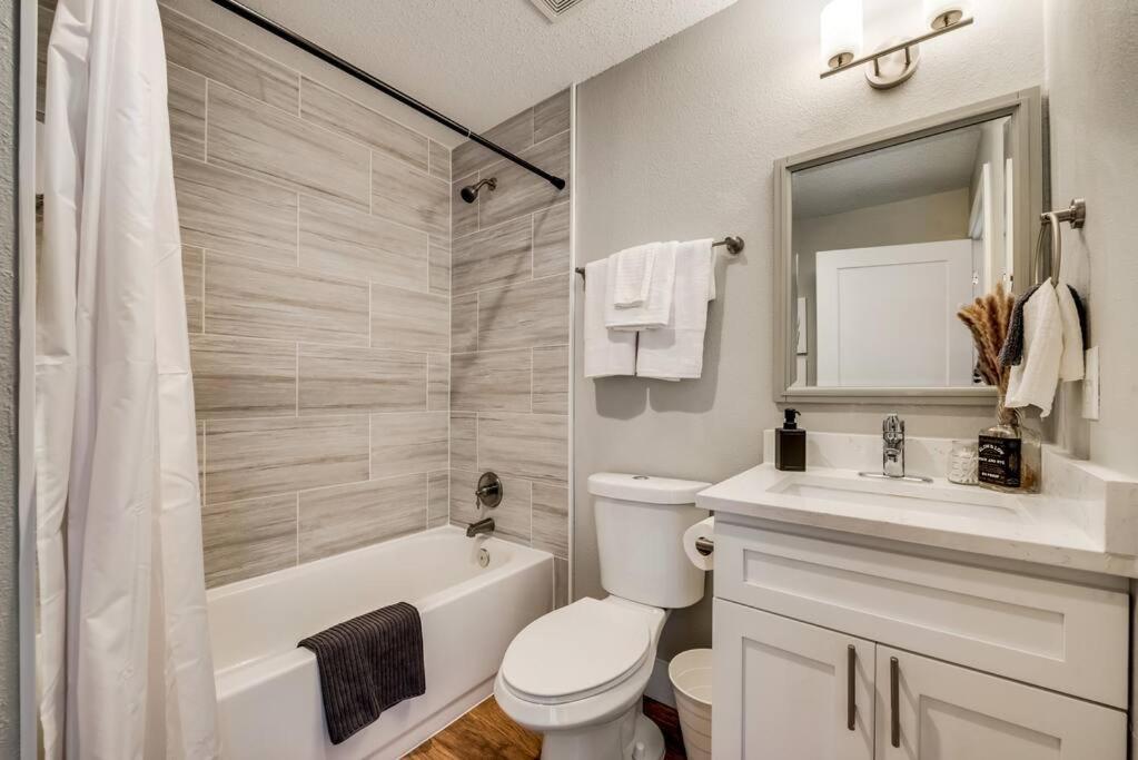 Heart Of Flat Close To Baylor Hospital Apartment Dallas