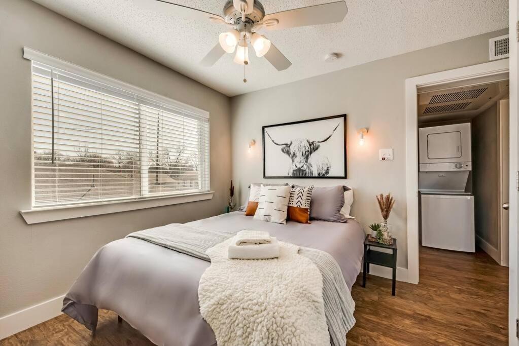 Heart Of Flat Close To Baylor Hospital