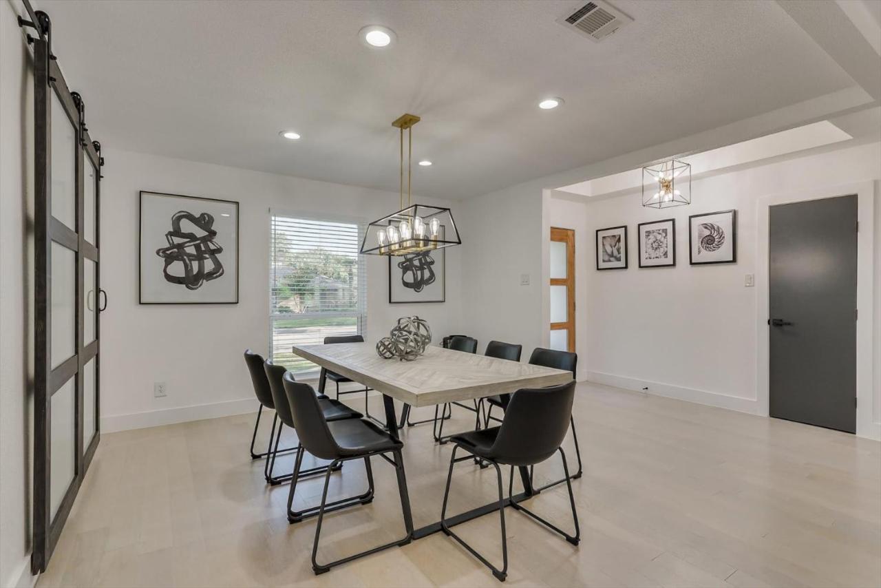 Modern And Spacious Getaway W Private Pool Dallas