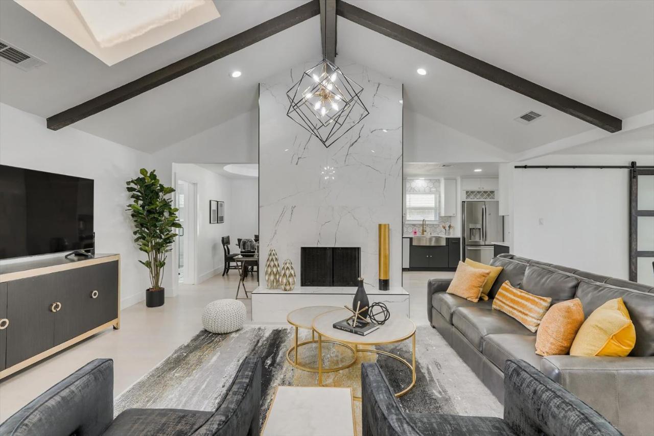 Modern And Spacious Getaway W Private Pool Dallas