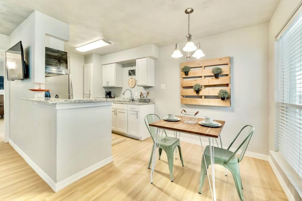 The Urban Nook Arboretum Tickets Included Apartment Dallas
