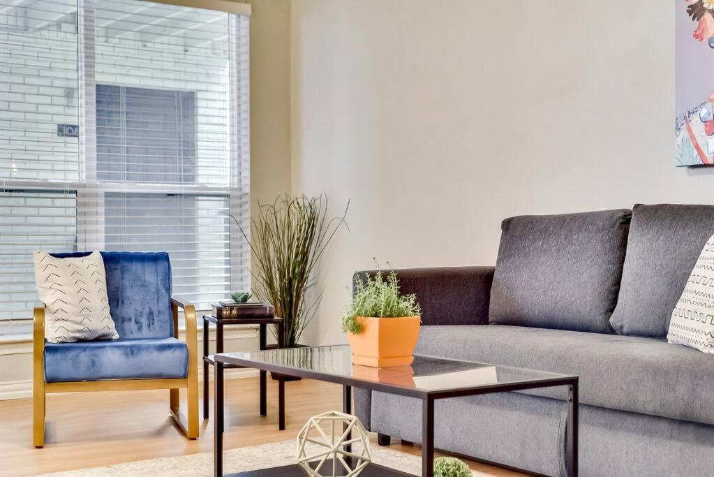 Boutique Flat + Arboretum Tickets Included * Dallas
