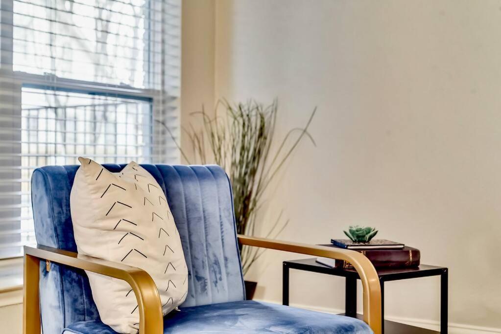Boutique Flat + Arboretum Tickets Included