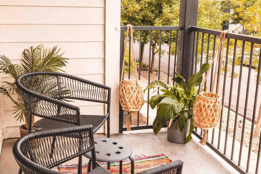Cozi Uptown Bohemian Oasis W/ King Bed And Hammock Apartment