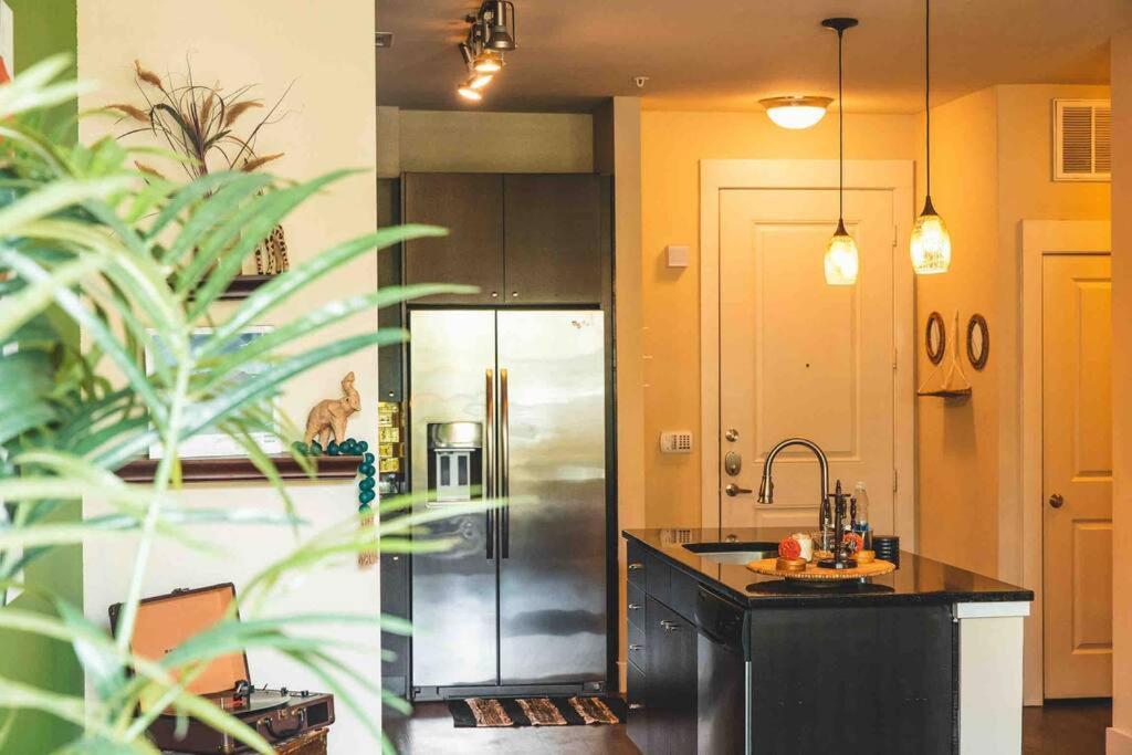 Cozi Uptown Bohemian Oasis W/ King Bed And Hammock * Dallas