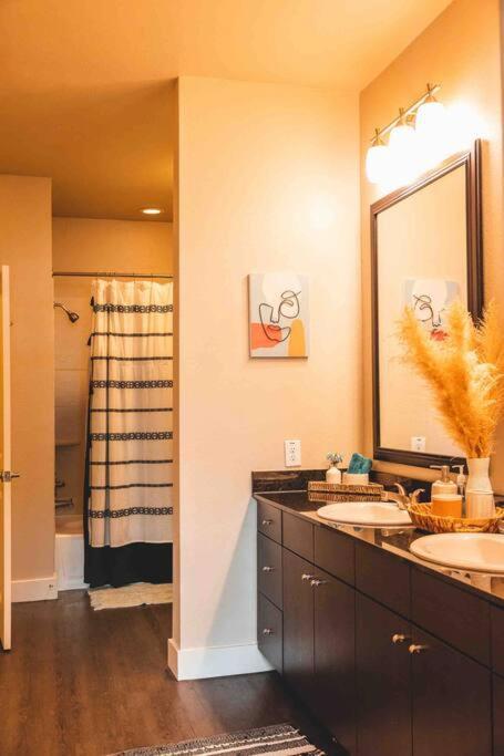 Cozi Uptown Bohemian Oasis W/ King Bed And Hammock Apartment *