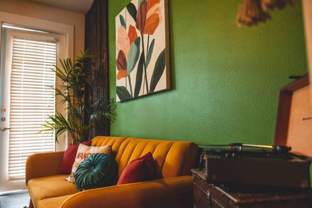 Apartment Cozi Uptown Bohemian Oasis W/ King Bed And Hammock