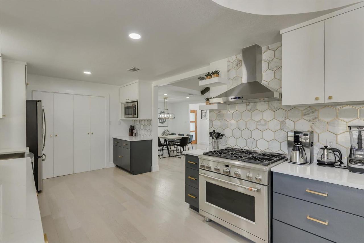 Holiday home Modern And Spacious Getaway W Private Pool *