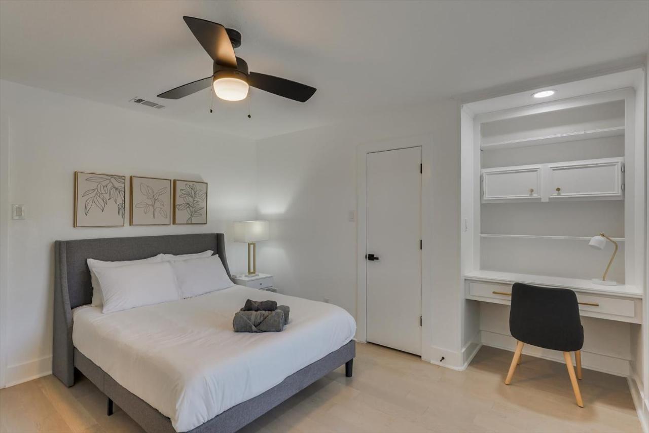 Modern And Spacious Getaway W Private Pool Holiday home
