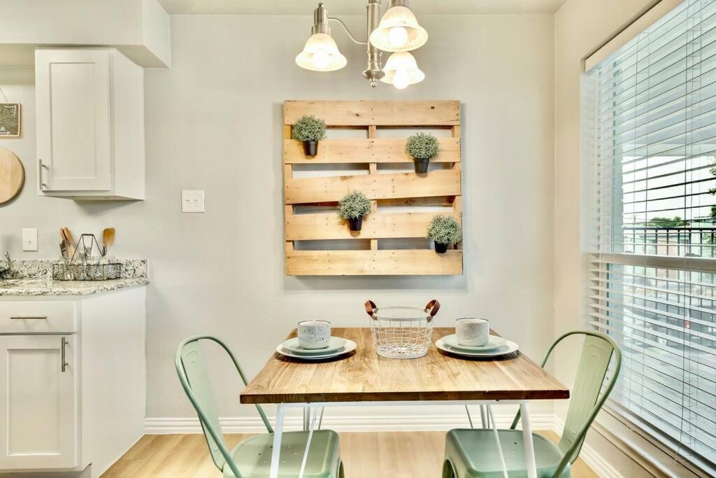 The Urban Nook Arboretum Tickets Included Apartment Dallas