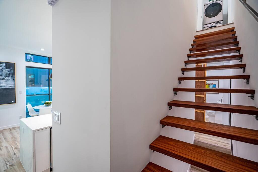 Skyline View Luxury 3 Story Townhouse Villa Dallas