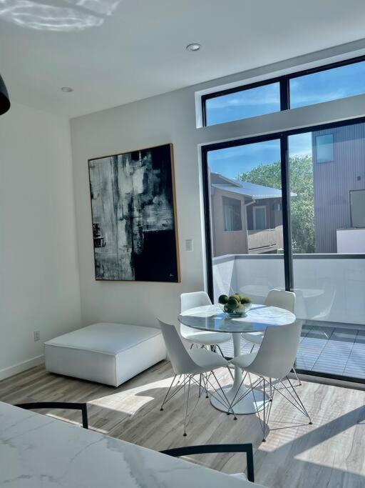 Villa Skyline View Luxury 3 Story Townhouse *
