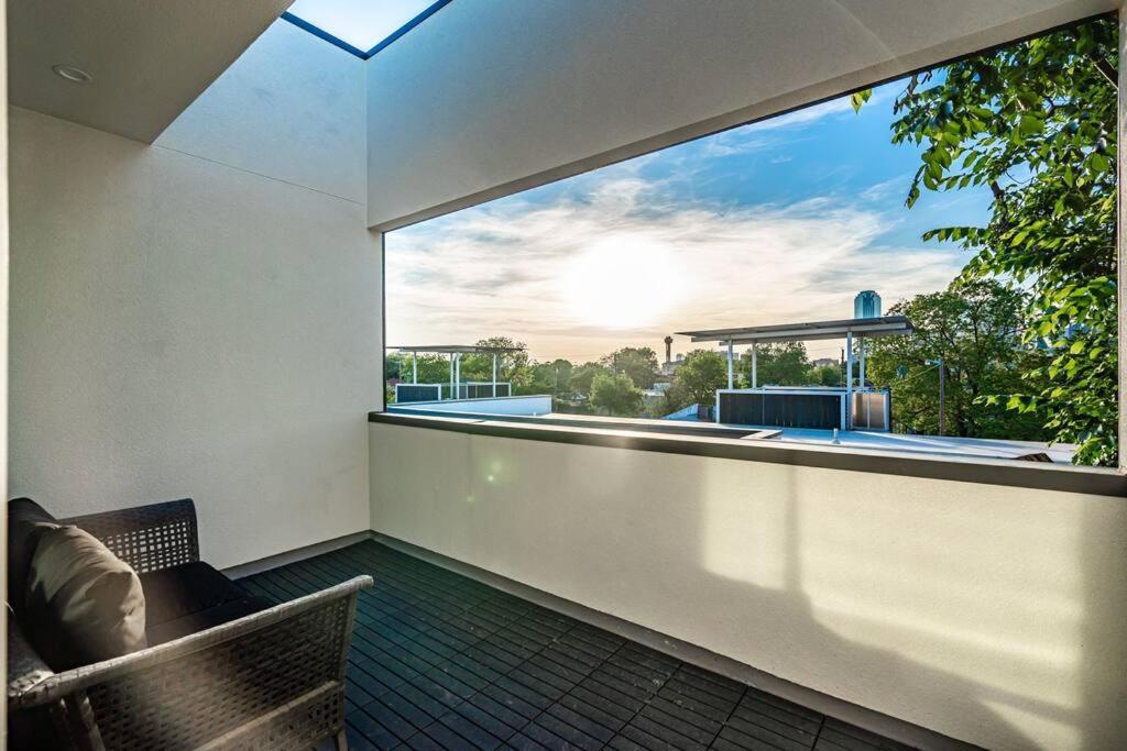 Skyline View Luxury 3 Story Townhouse