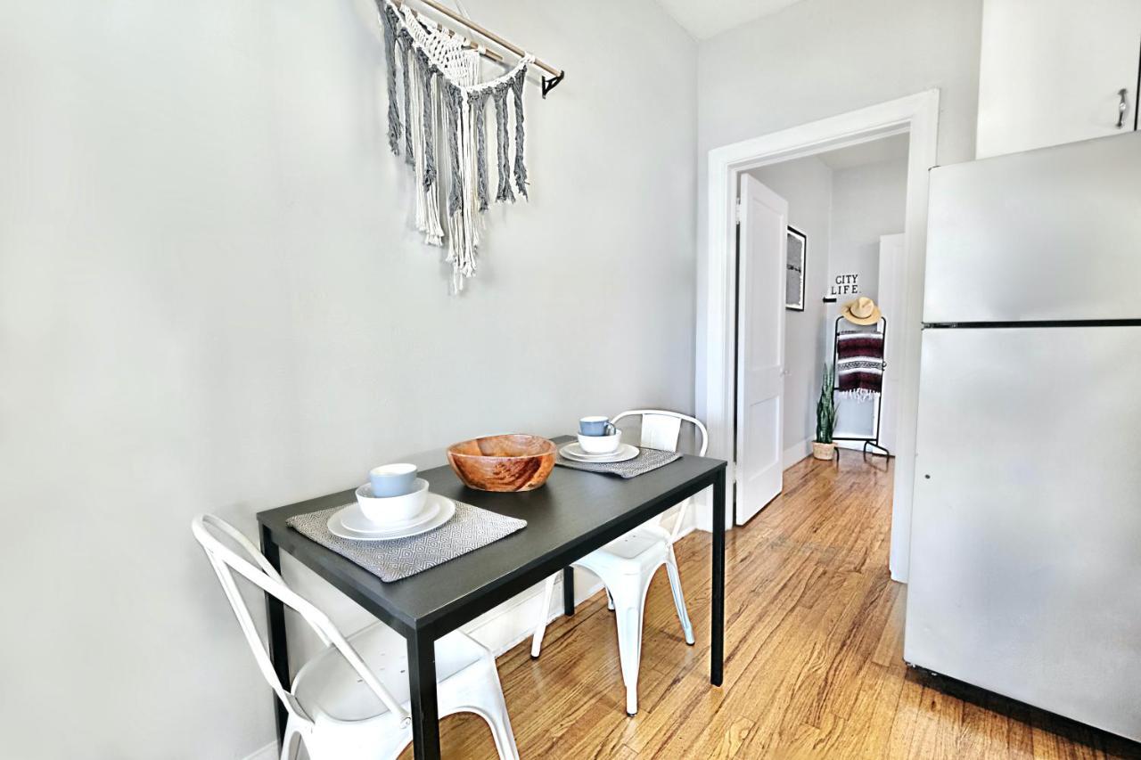 Relaxing 1 Bedroom Near Lower Greenville Free Parking Apartment