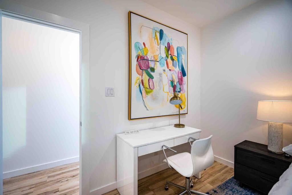 Skyline View Luxury 3 Story Townhouse Villa Dallas