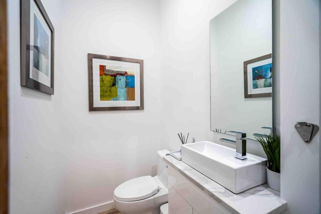 Skyline View Luxury 3 Story Townhouse * Dallas