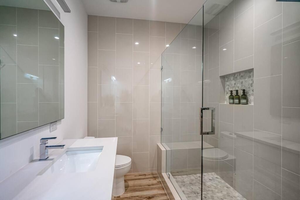 Villa Skyline View Luxury 3 Story Townhouse *