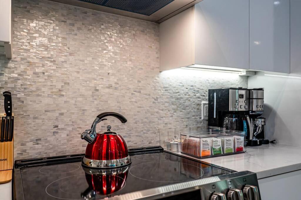 Skyline View Luxury 3 Story Townhouse Villa *
