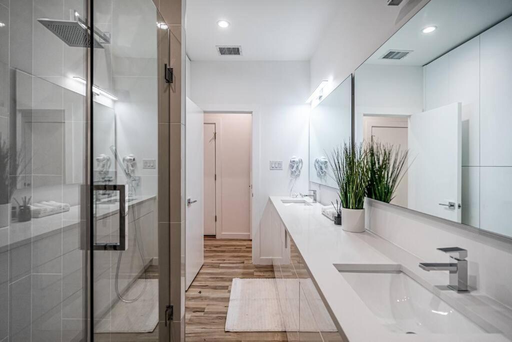 Skyline View Luxury 3 Story Townhouse