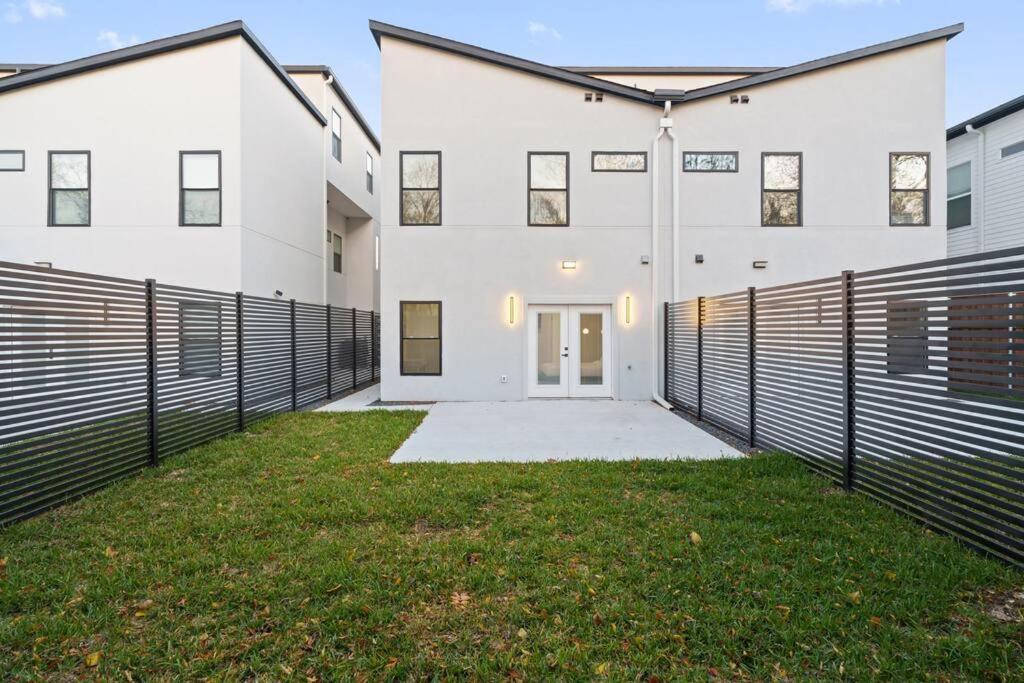 New Luxury 3 Story Townhome In Trinity Groves Villa *