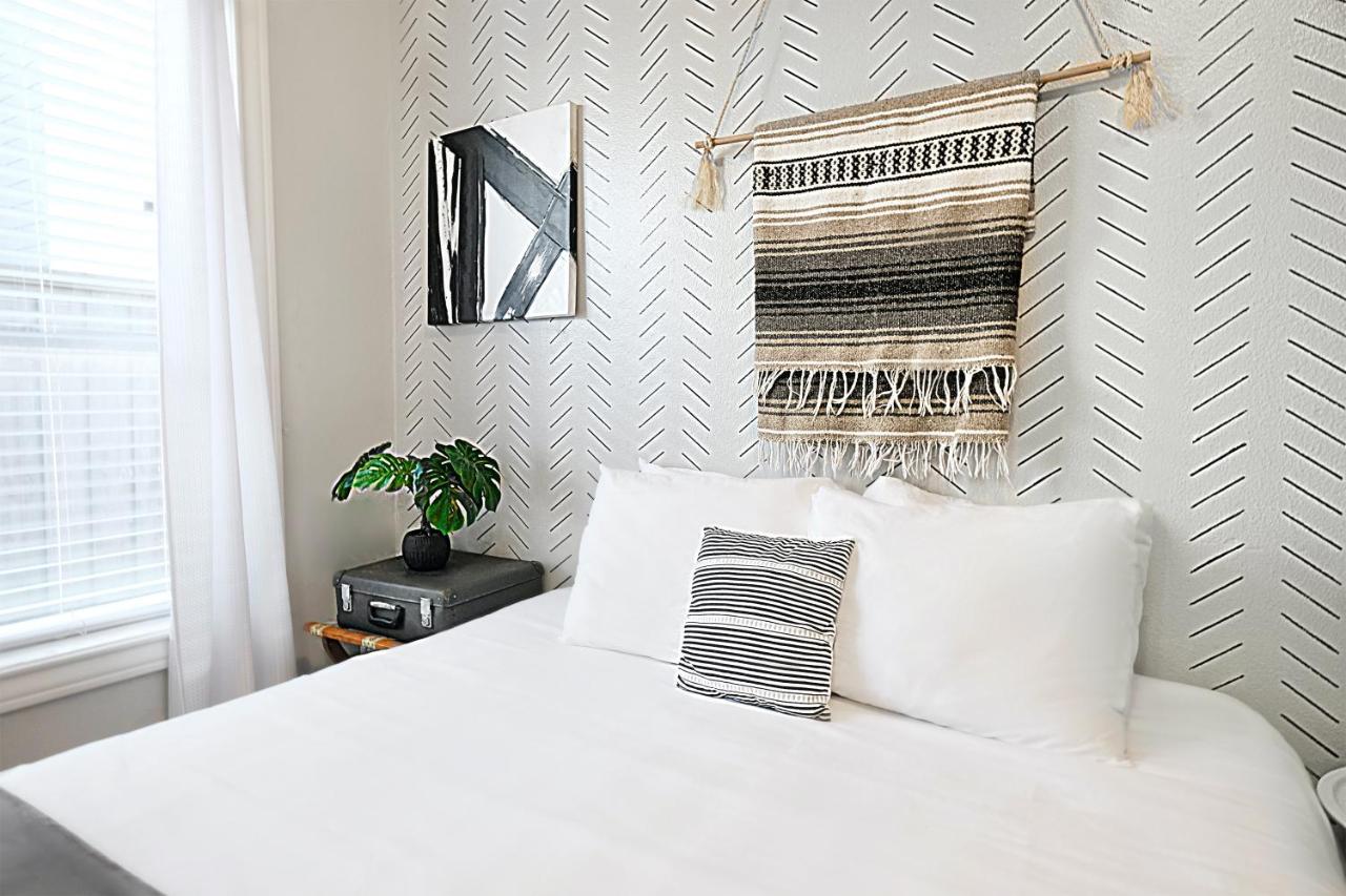 Relaxing 1 Bedroom Near Lower Greenville Free Parking Apartment *