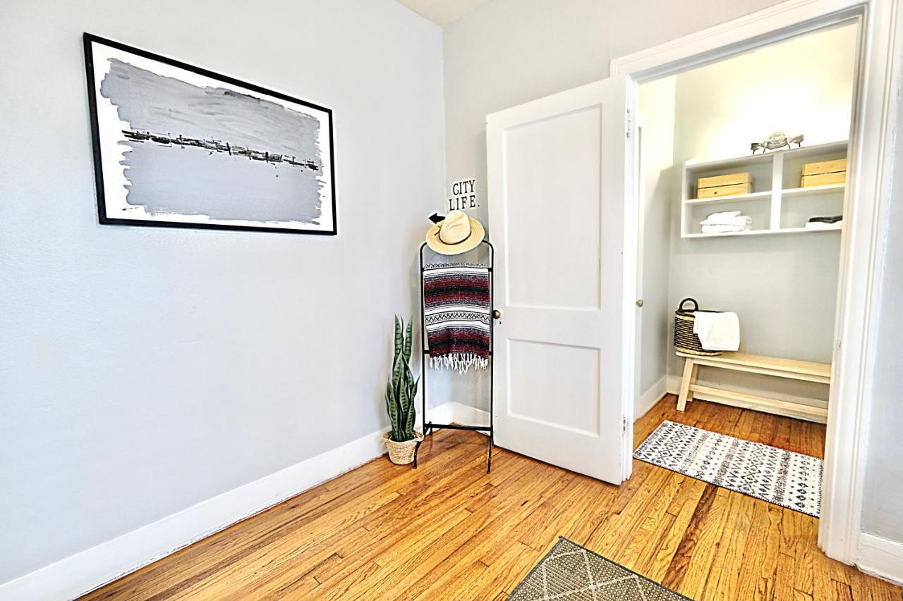 Relaxing 1 Bedroom Near Lower Greenville Free Parking Apartment