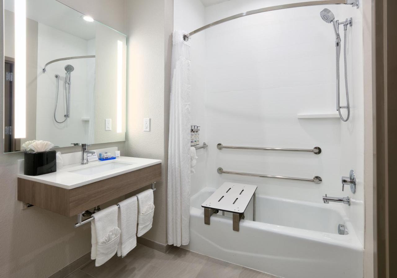 Express & North At Preston By Ihg Hotel