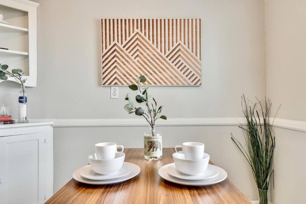The Dreamy Escape On Lower Greenville Apartment