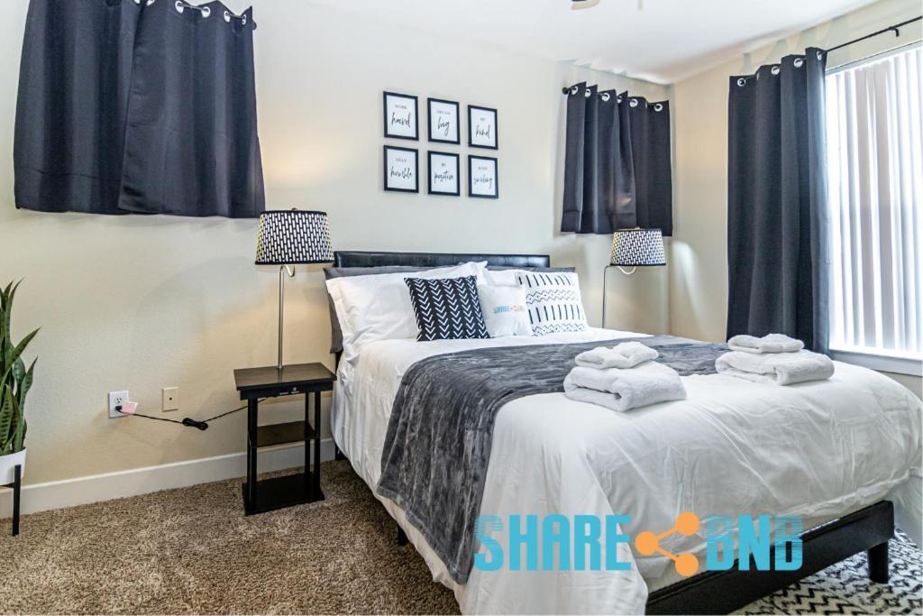 Modern Retreat - 2br, Patio, Parking Apartment *