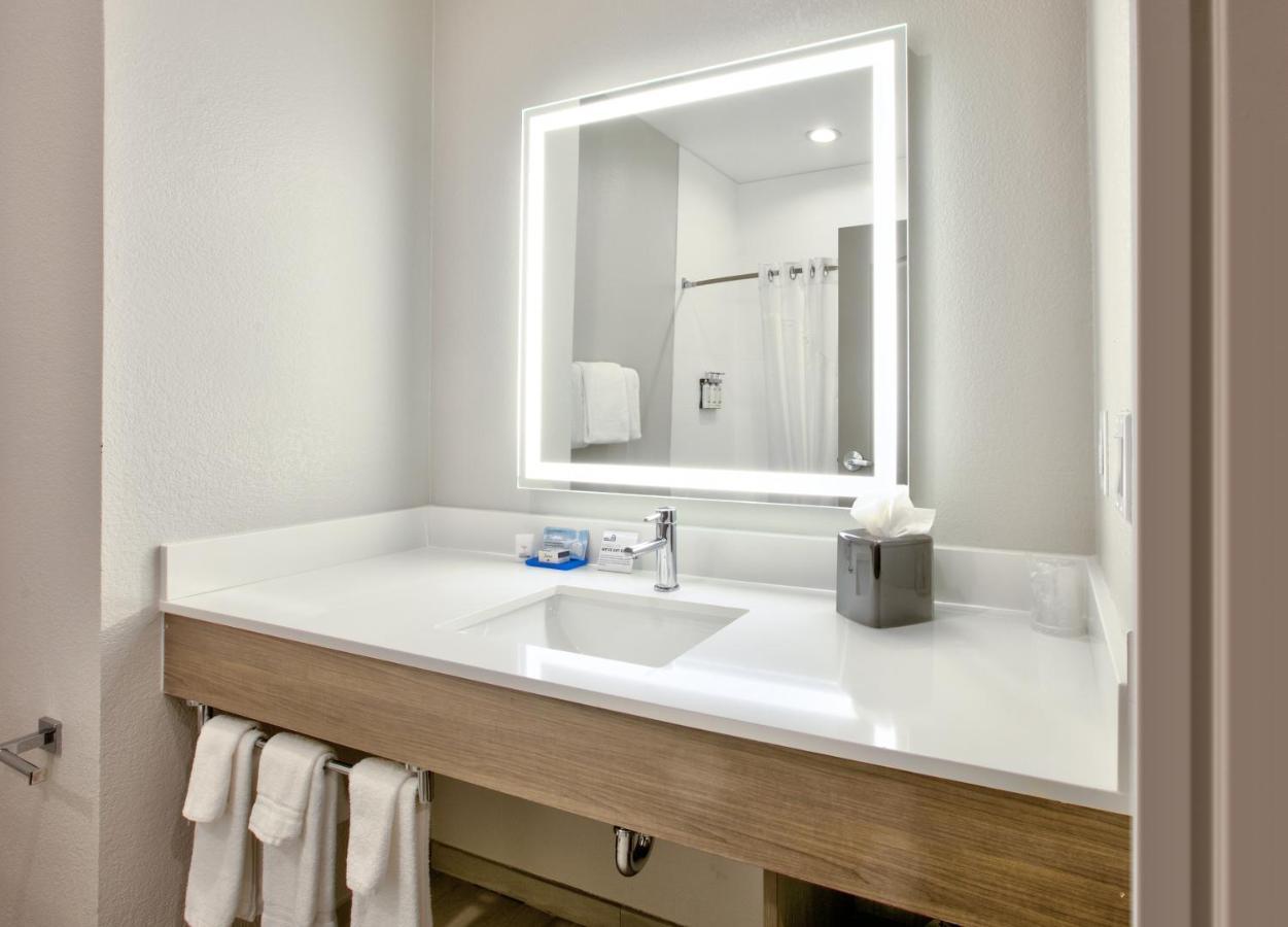 Hotel Express & North At Preston By Ihg Dallas