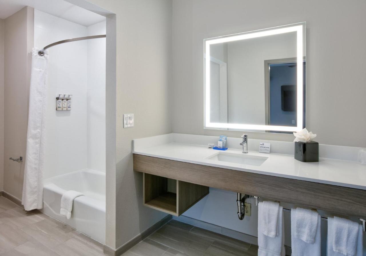 Express & North At Preston By Ihg Hotel 3*