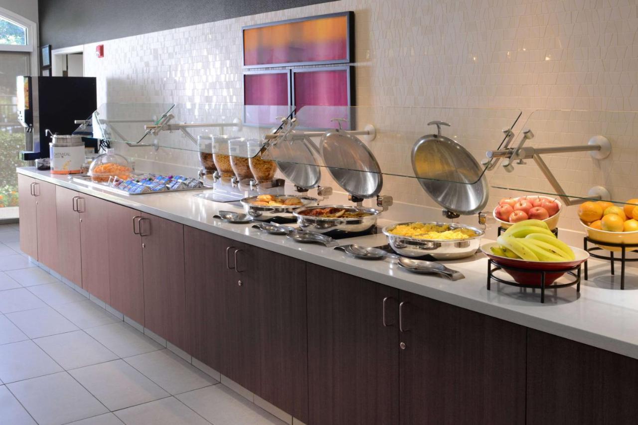 Sonesta Es Expressway Hotel
