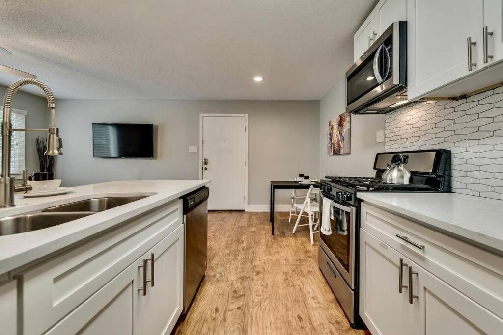 The Brilliant Flat Arboretum Tickets Included Apartment Dallas