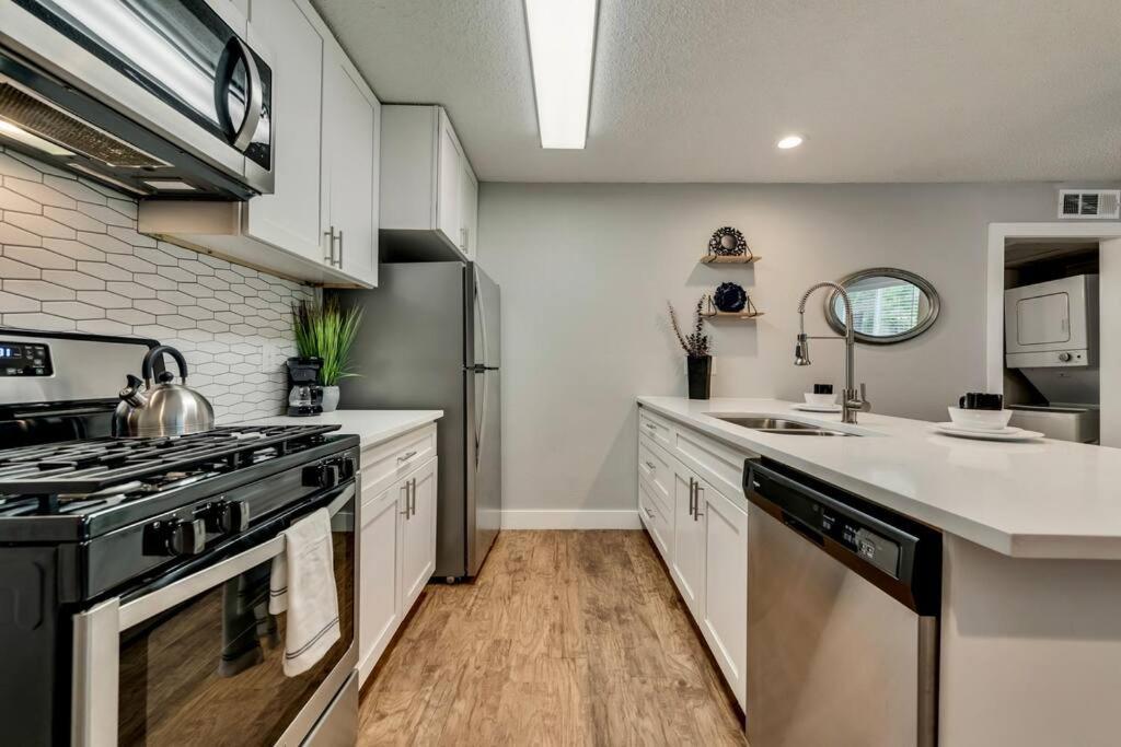 The Brilliant Flat Arboretum Tickets Included Apartment *