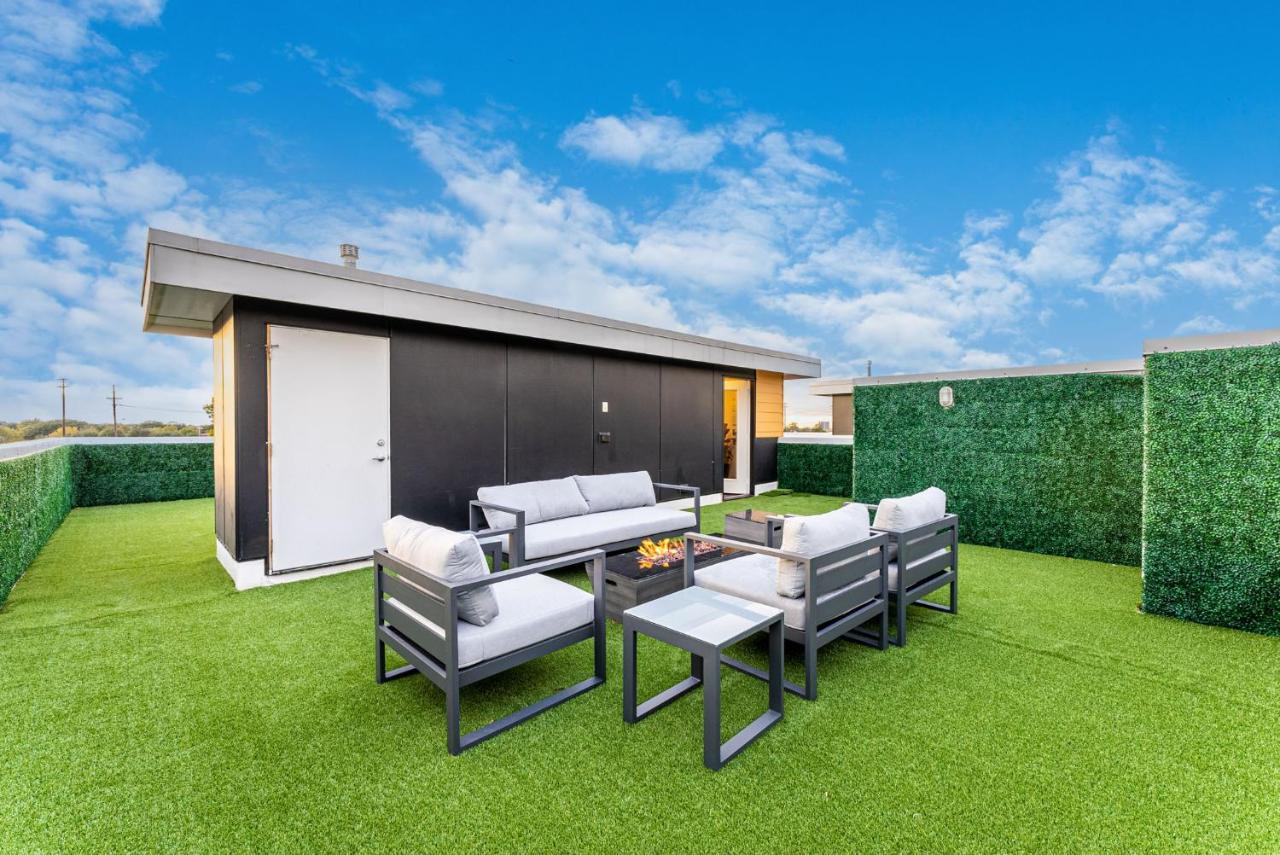 Luxury With Rooftop Views