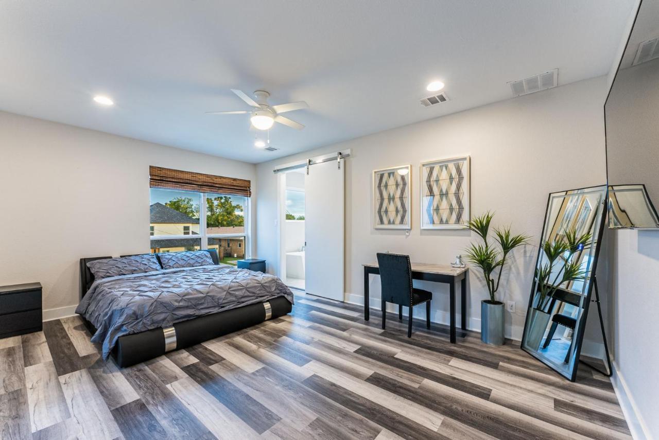 Villa Luxury With Rooftop Views Dallas