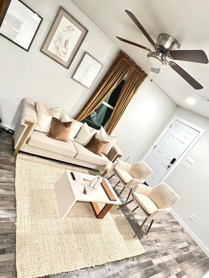Luxury Modern In Apartment *