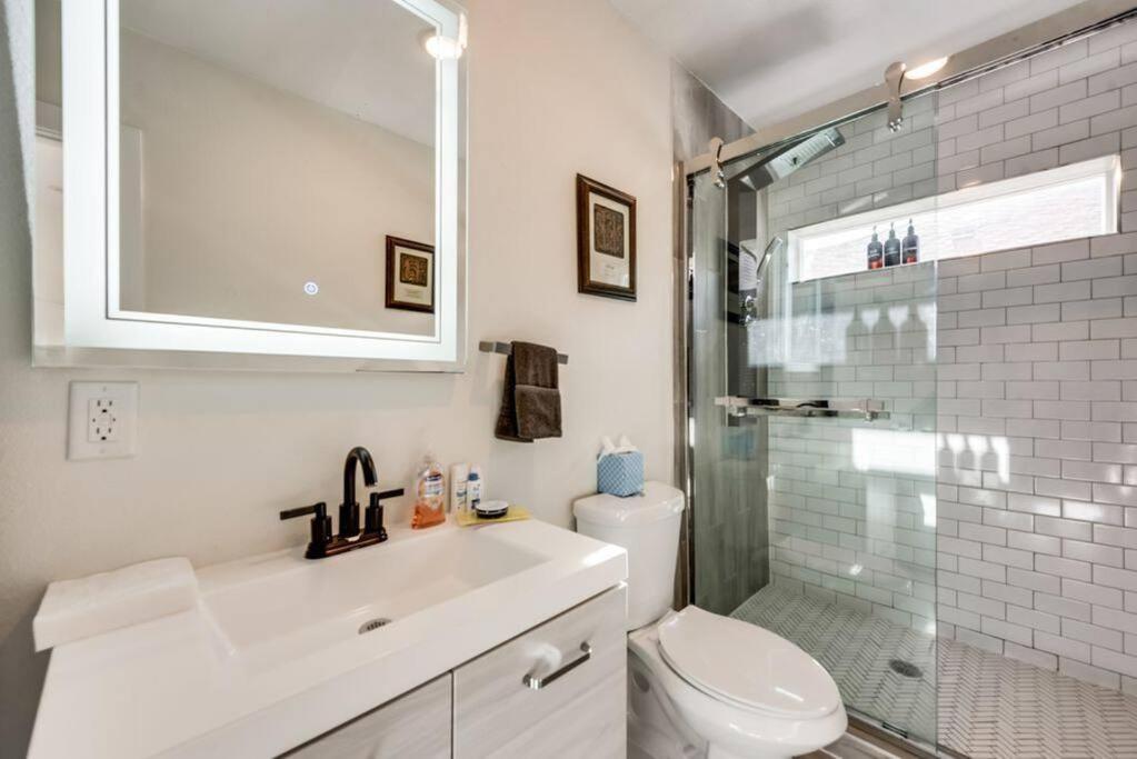Getaway Located In The Heart Of * Dallas