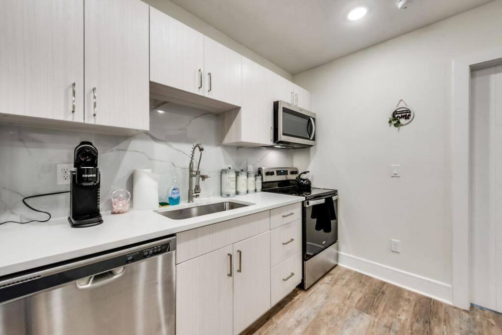Apartment Getaway Located In The Heart Of *