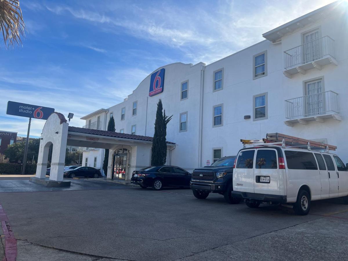 6 Tx Downtown Hotel