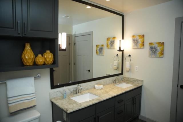 Downtown Apt With View Walking Distance To Aac With Free Parking Pool Wifi Apartamento *