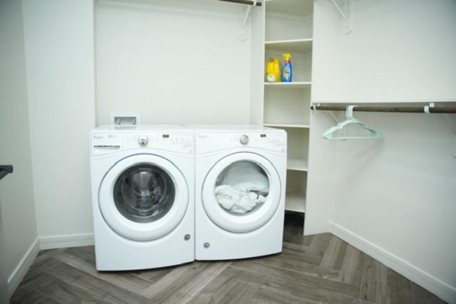 Downtown Apt With View Walking Distance To Aac With Free Parking Pool Wifi Apartamento Dallas