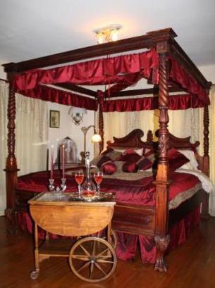 Alla's Historical Bed And Breakfast, Spa And Cabana Bed & Breakfast Dallas